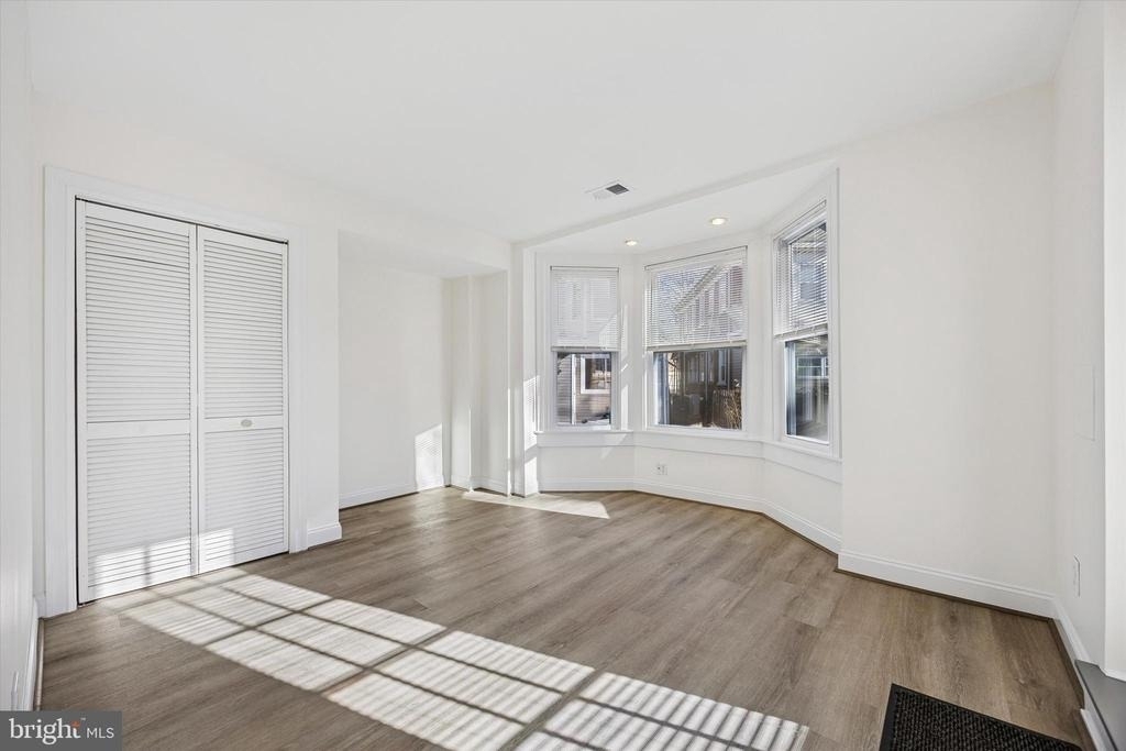 5449 Ridge Avenue - Photo 10