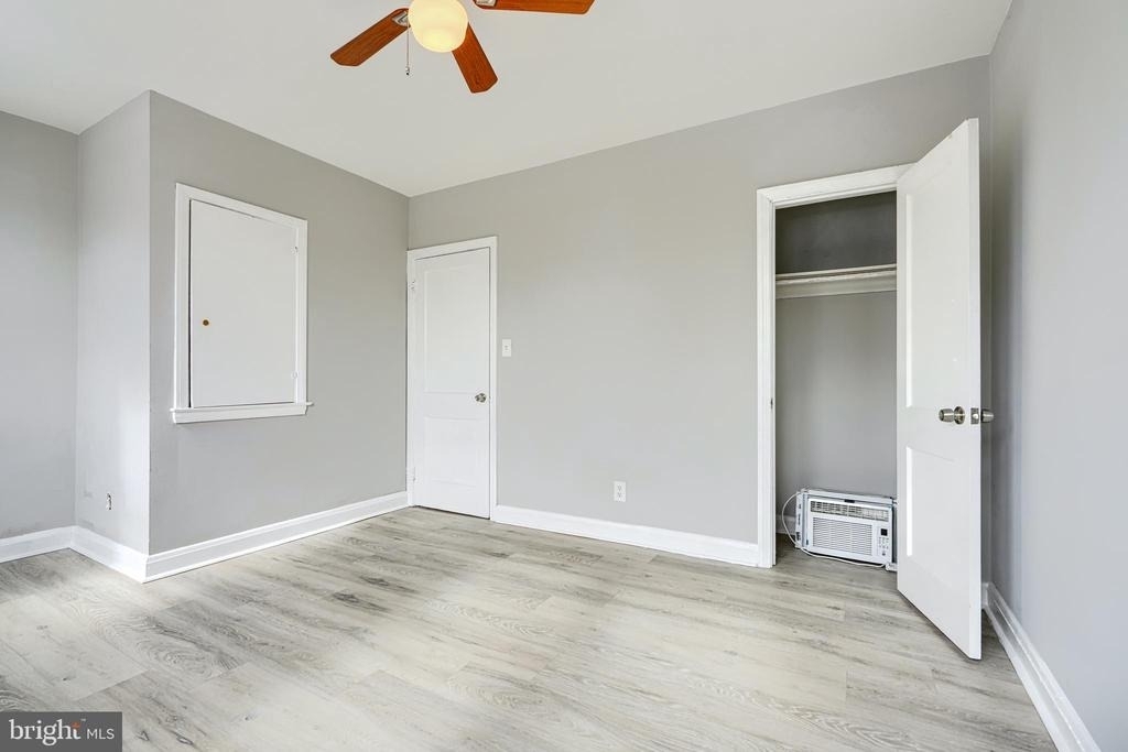 165 Hampshire - Photo 19