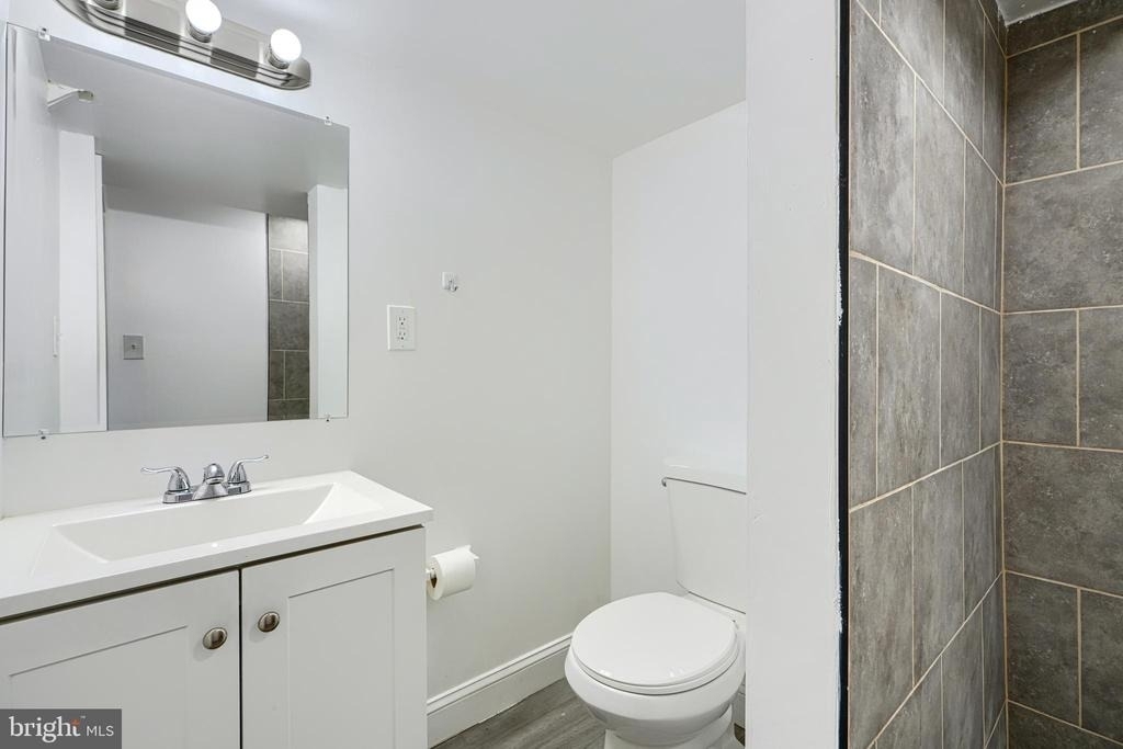 165 Hampshire - Photo 31