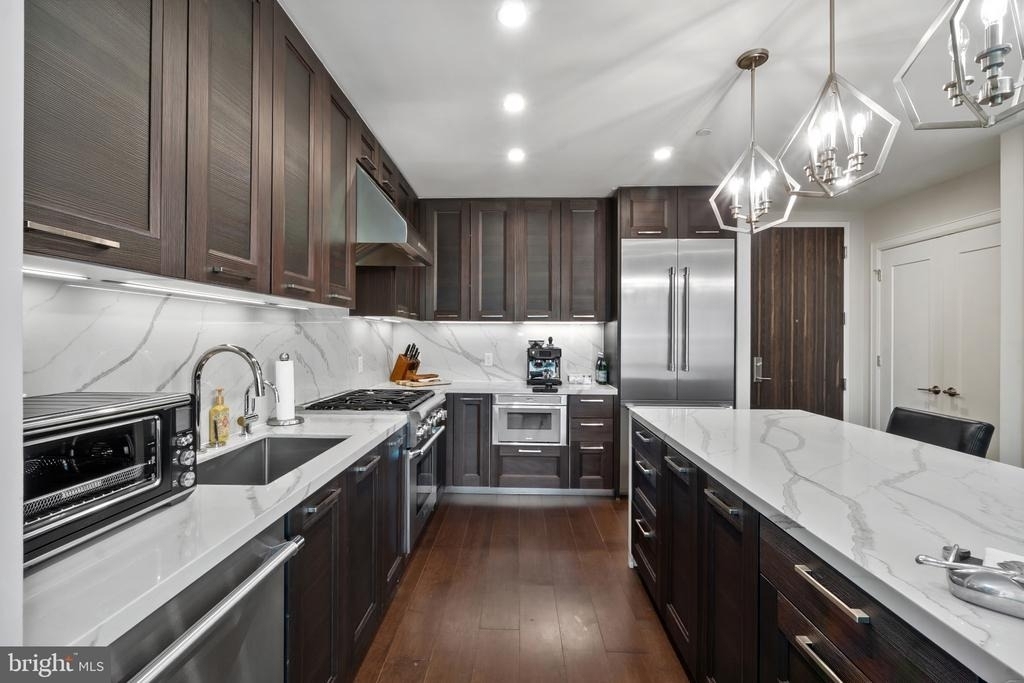 1330 Lancaster Street - Photo 4