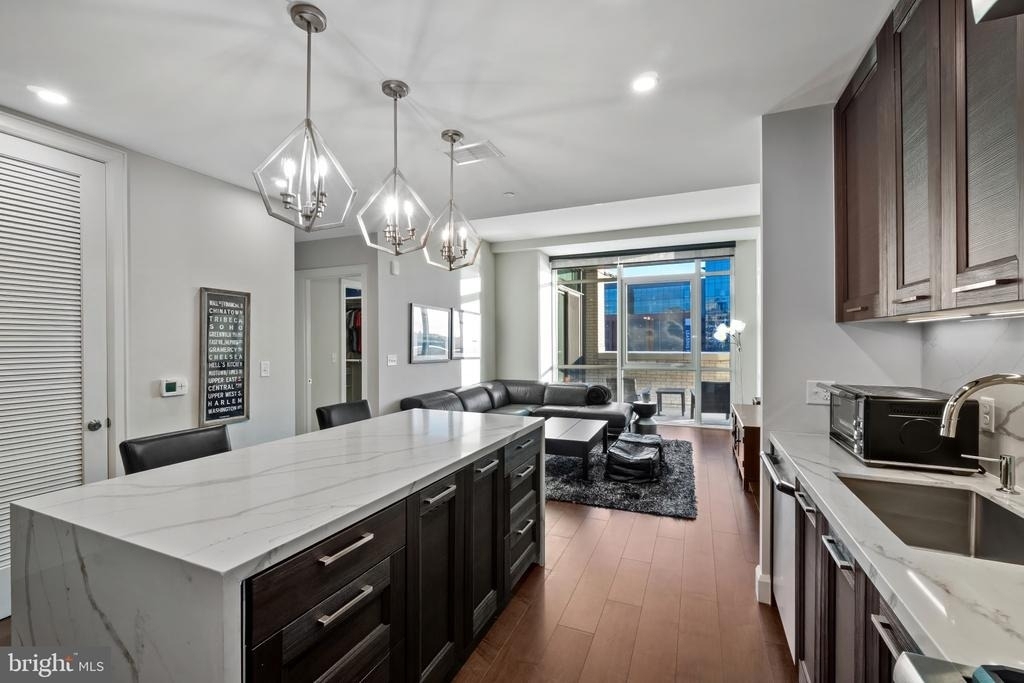 1330 Lancaster Street - Photo 3