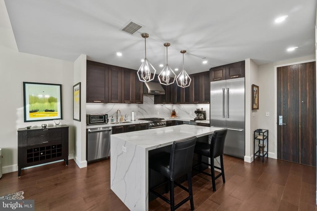1330 Lancaster Street - Photo 1