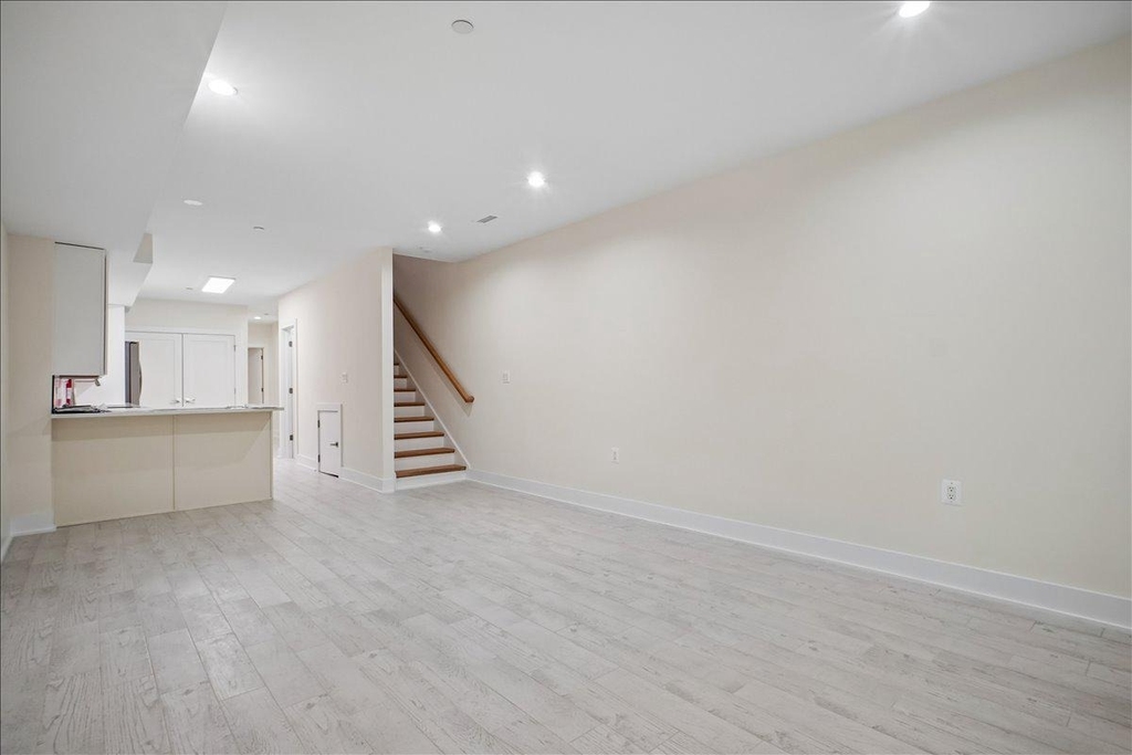 329 16th Street Se - Photo 7