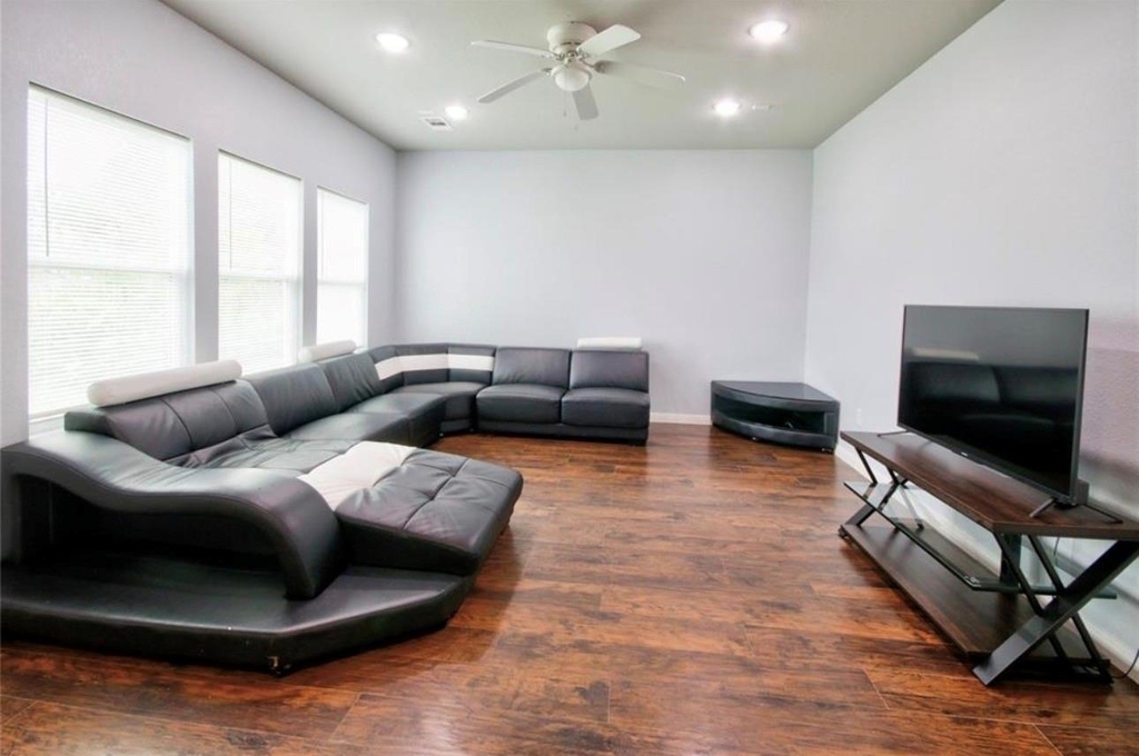 3510 Oleander Avenue - Photo 5