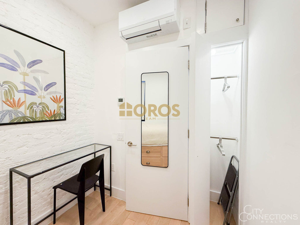 322 East 11th Street - Photo 8