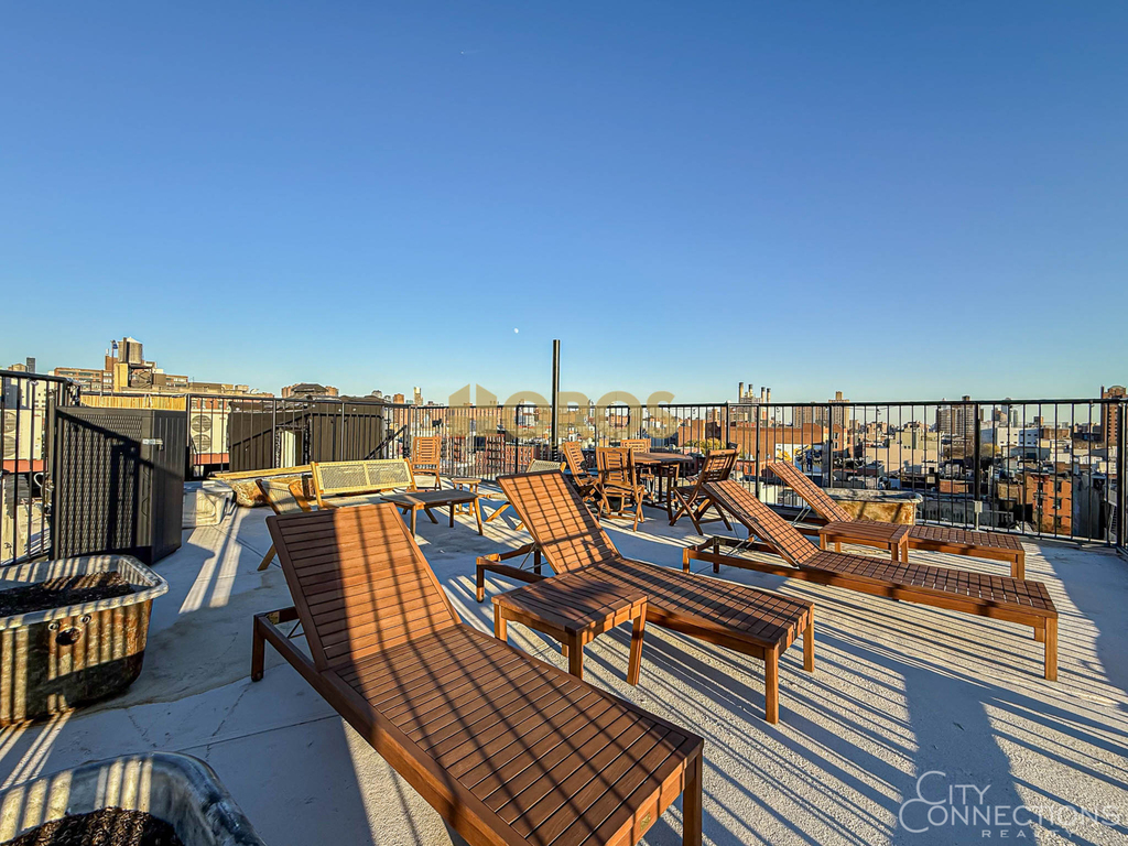 322 East 11th Street - Photo 11