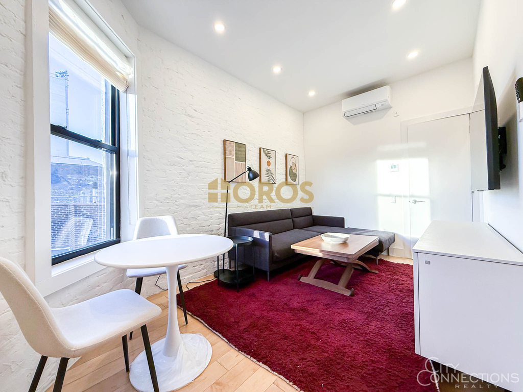 322 East 11th Street - Photo 0