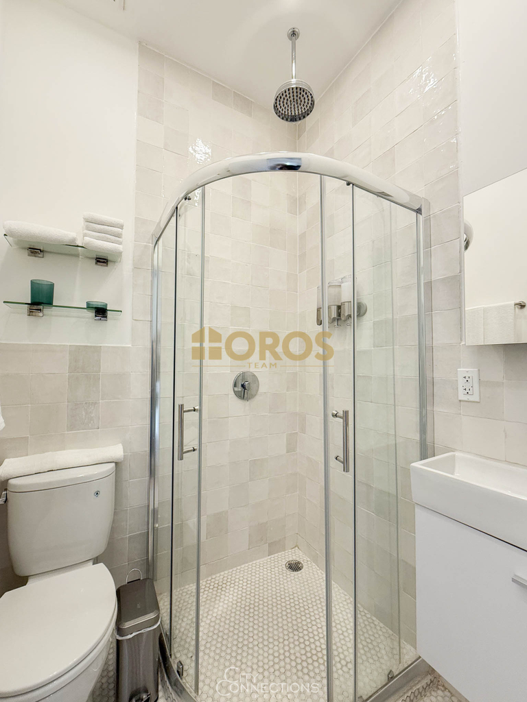 322 East 11th Street - Photo 10