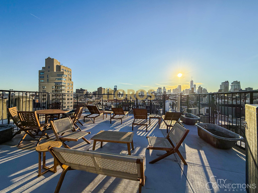 322 East 11th Street - Photo 12