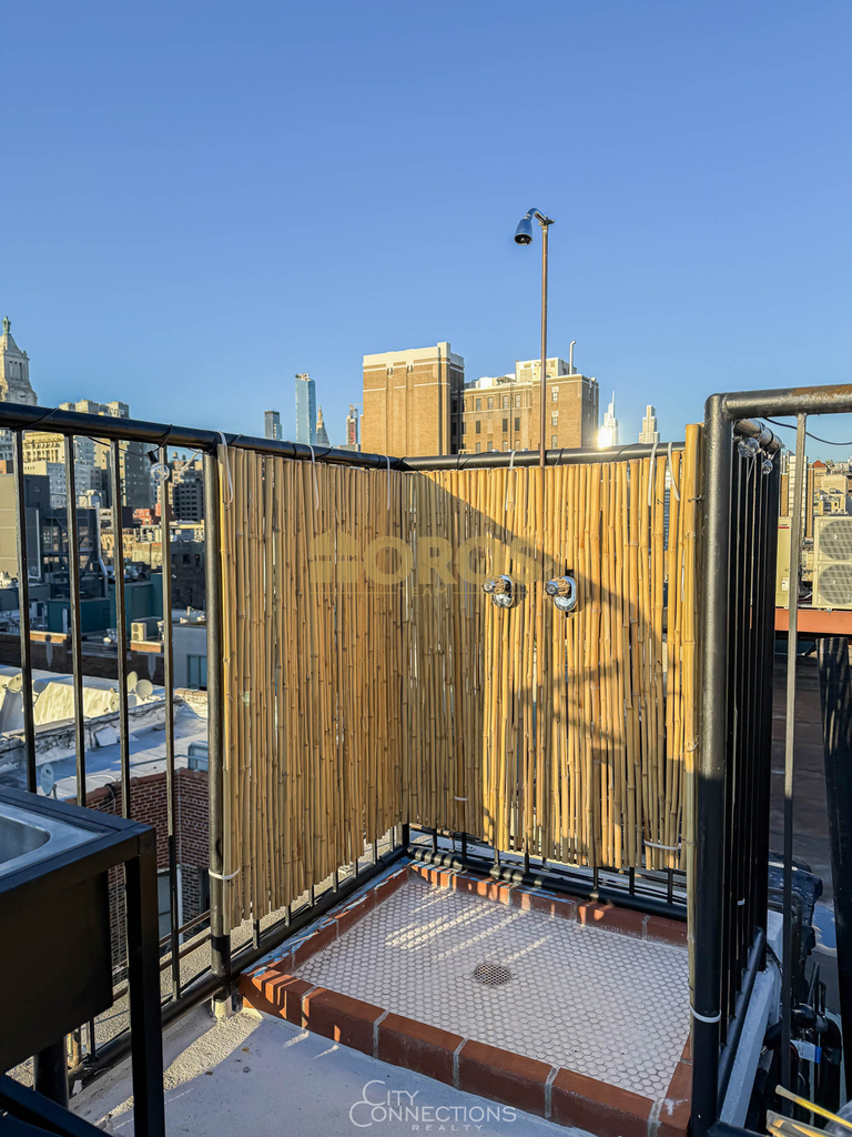 322 East 11th Street - Photo 13