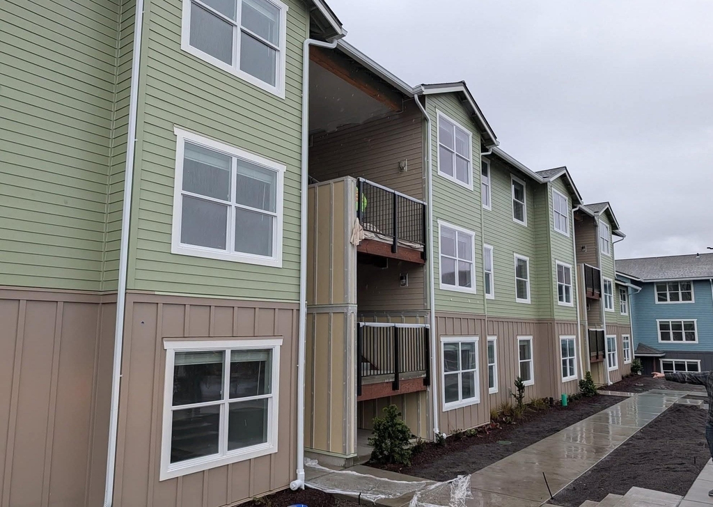 900 N Oak Harbor St - Photo 1