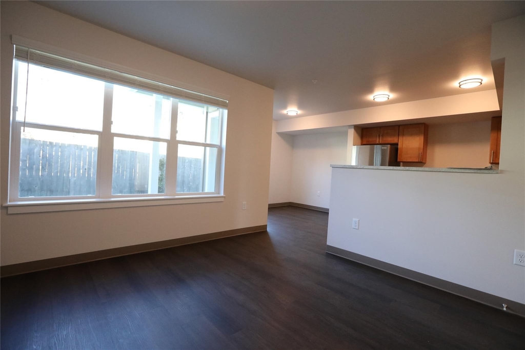 900 N Oak Harbor St - Photo 8