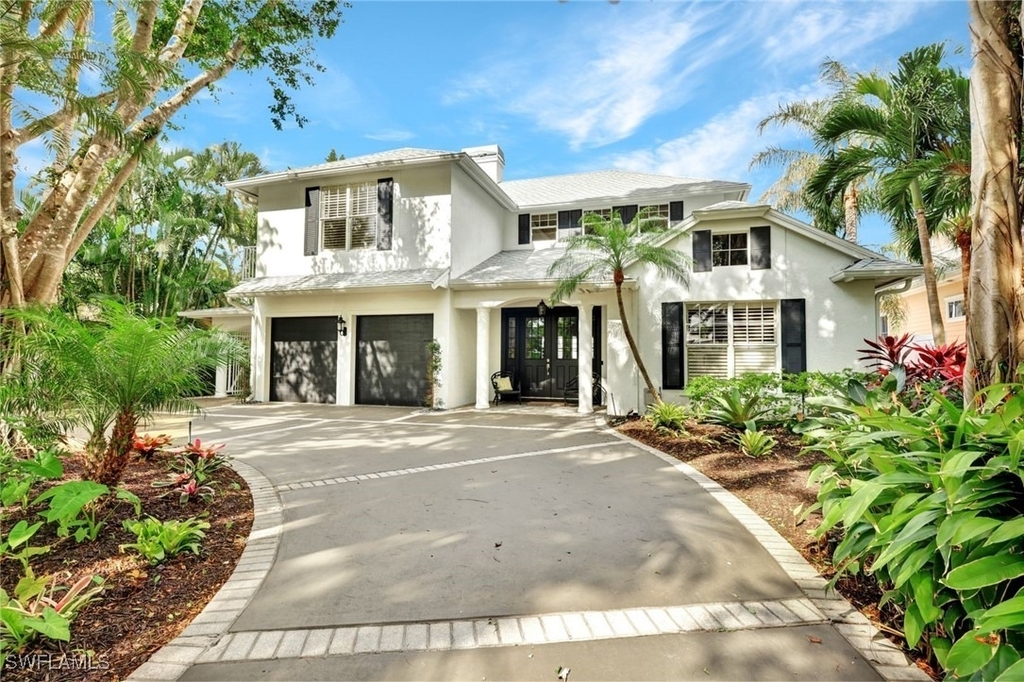 255 2nd Avenue N - Photo 0