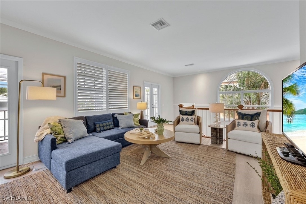 255 2nd Avenue N - Photo 10