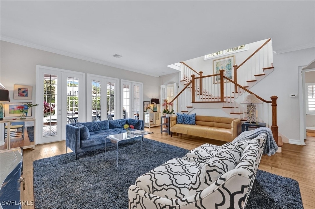 255 2nd Avenue N - Photo 1