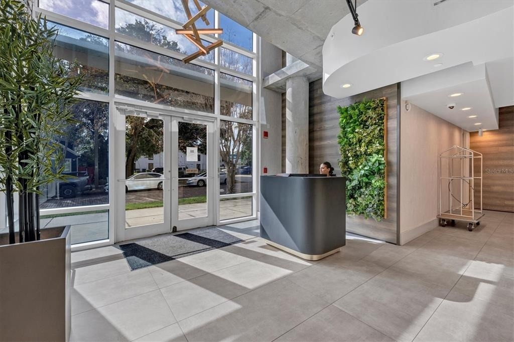 525 E Jackson Street - Photo 2