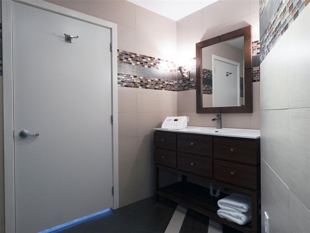 525 E Jackson Street - Photo 24