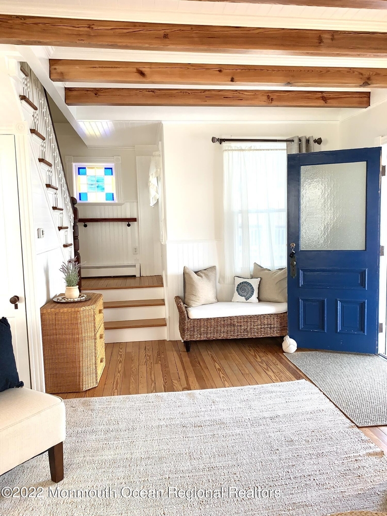 209 4th Avenue - Photo 3