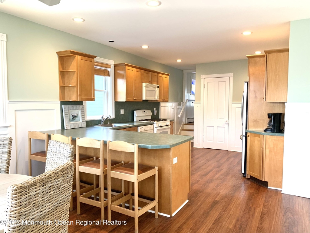 209 4th Avenue - Photo 7