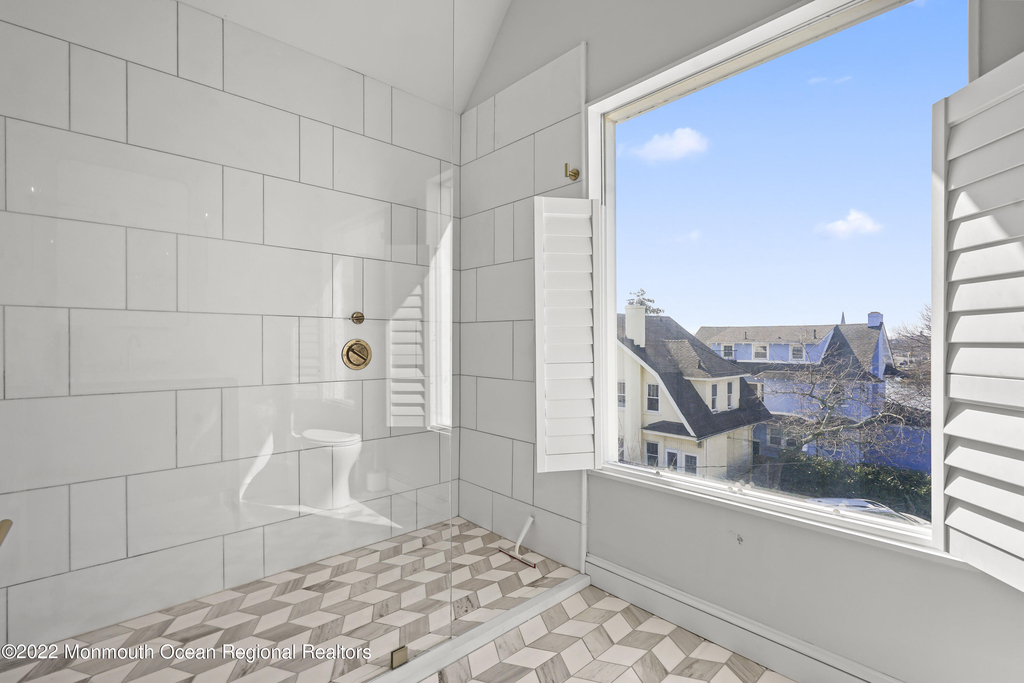 502 Sixth Avenue - Photo 22