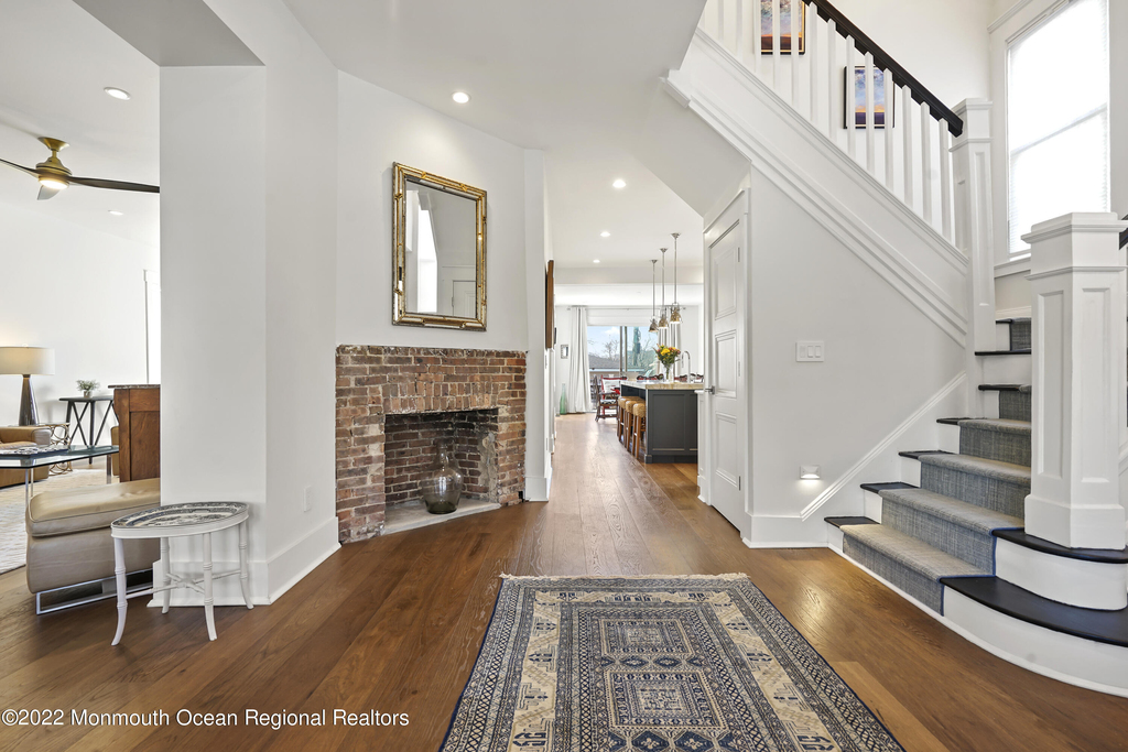 502 Sixth Avenue - Photo 2