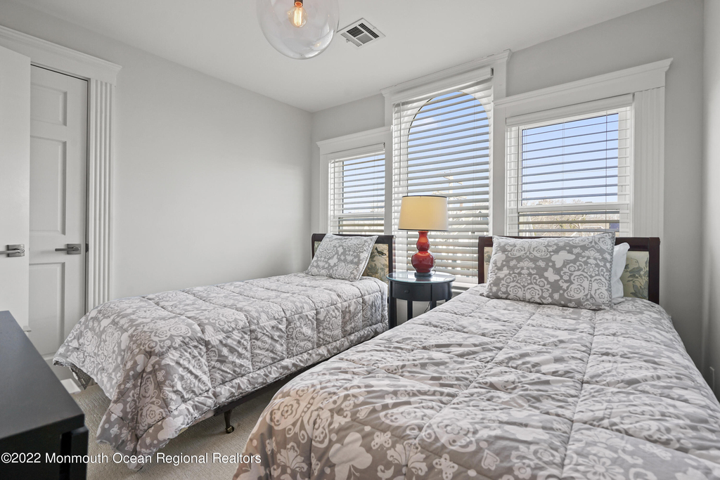 502 Sixth Avenue - Photo 19