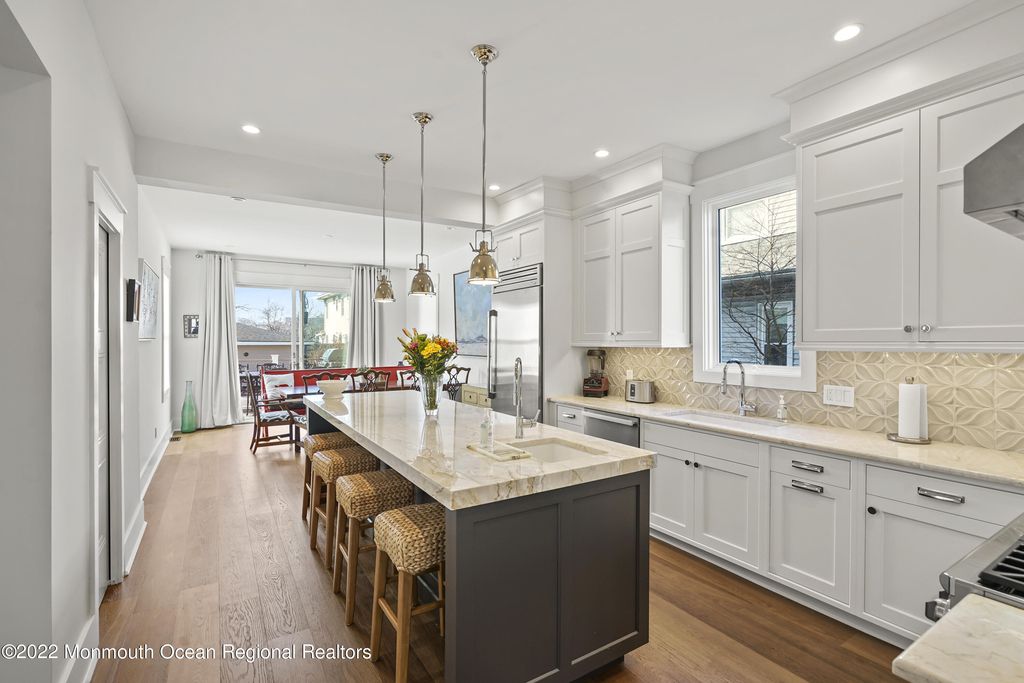 502 Sixth Avenue - Photo 8