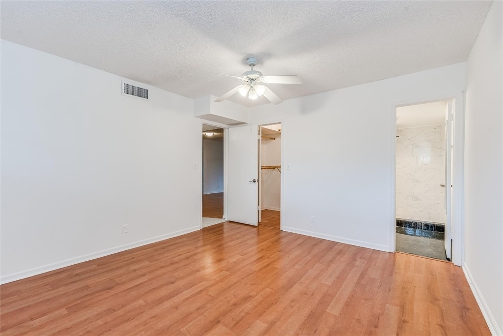 8940 S Hollybrook Boulevard - Photo 11