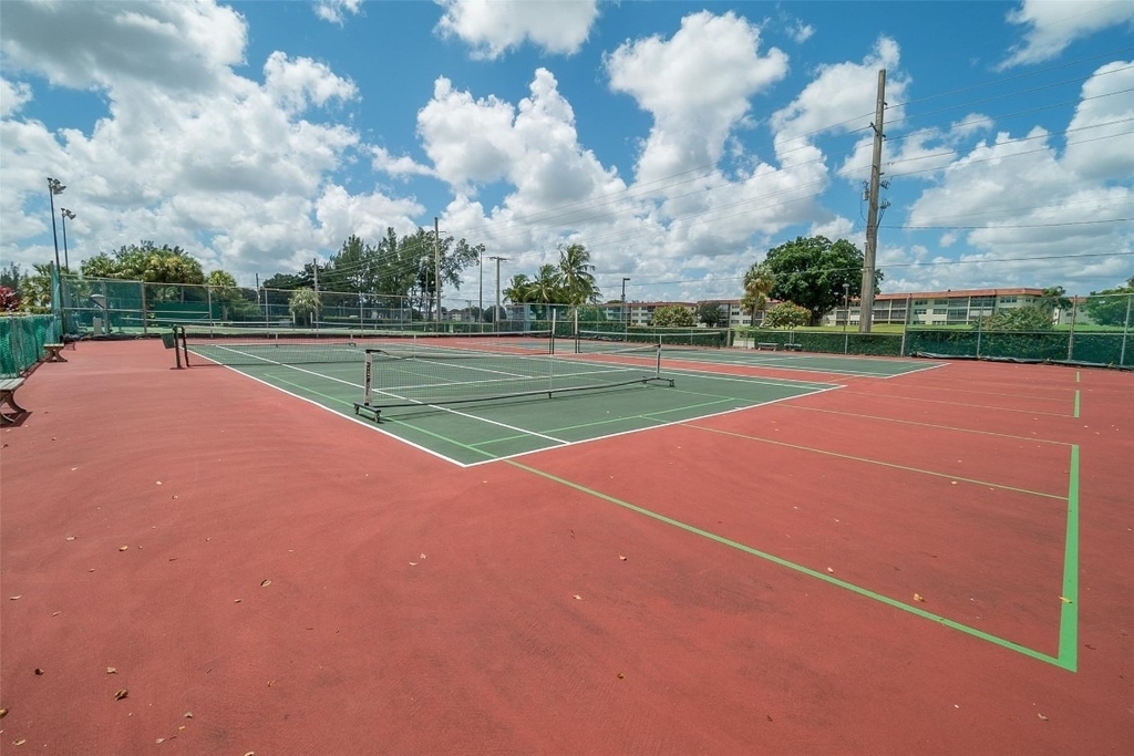 8940 S Hollybrook Boulevard - Photo 39