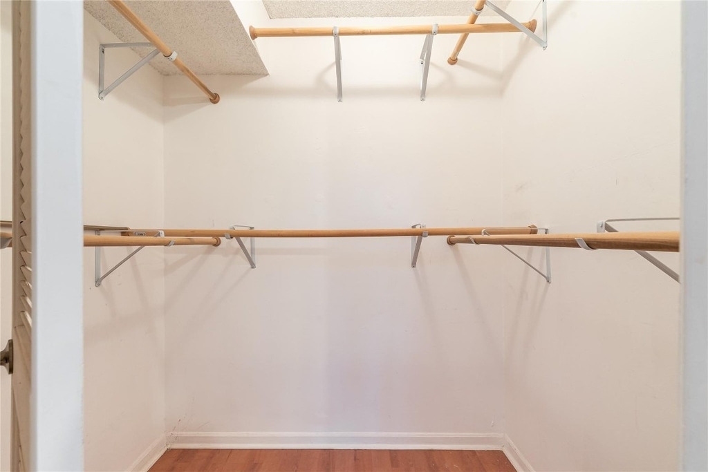 8940 S Hollybrook Boulevard - Photo 17