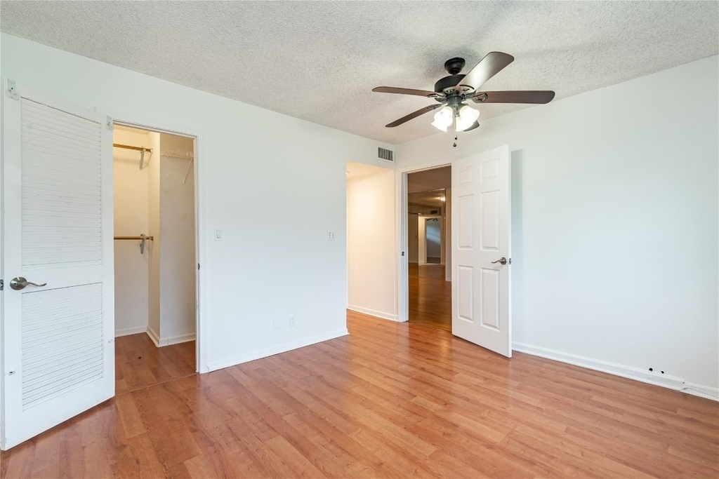 8940 S Hollybrook Boulevard - Photo 15