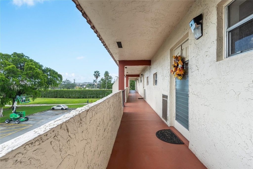 8940 S Hollybrook Boulevard - Photo 22