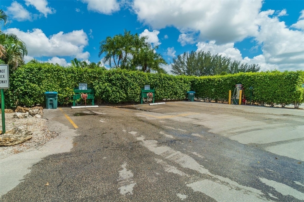 8940 S Hollybrook Boulevard - Photo 36