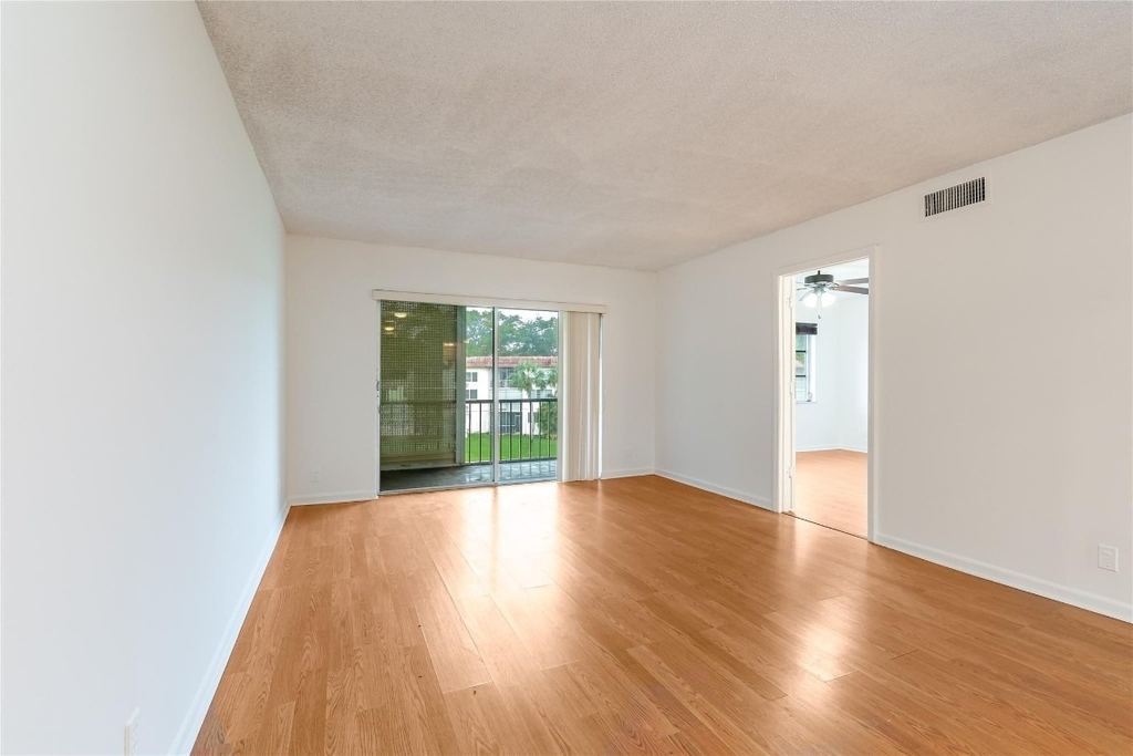 8940 S Hollybrook Boulevard - Photo 8