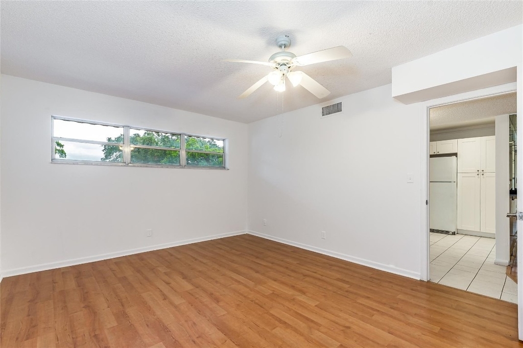 8940 S Hollybrook Boulevard - Photo 5