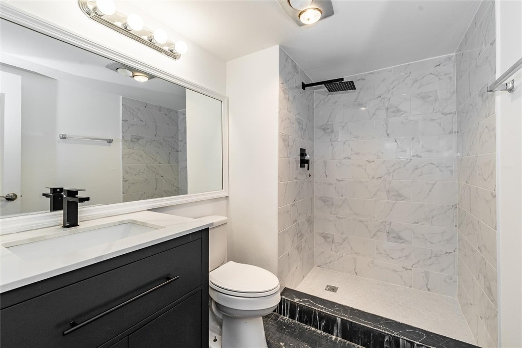 8940 S Hollybrook Boulevard - Photo 4