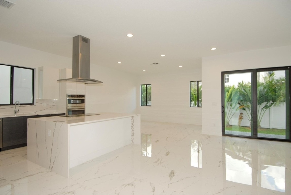 1435 Sw 23rd Street - Photo 2