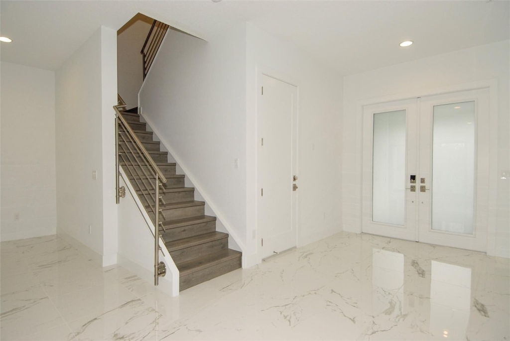 1435 Sw 23rd Street - Photo 12