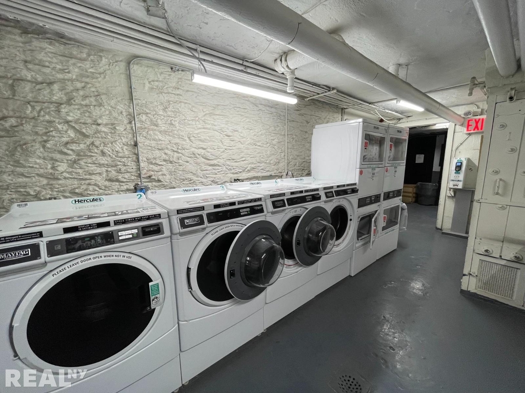 106 E 81st St - Photo 4