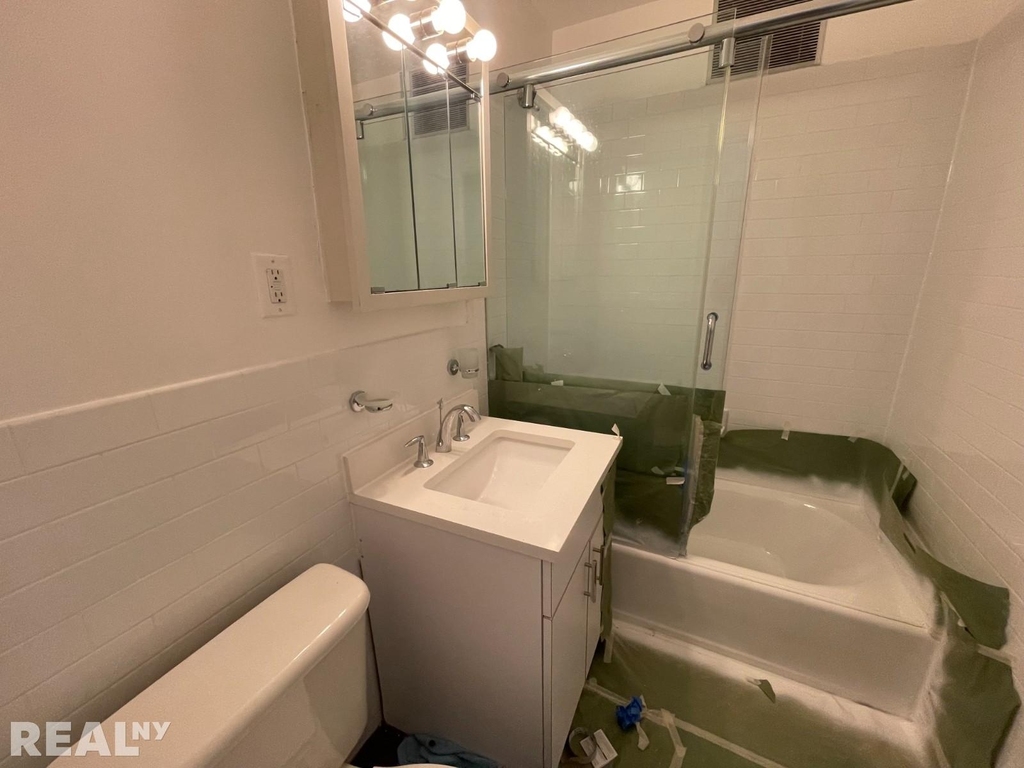 106 E 81st St - Photo 3