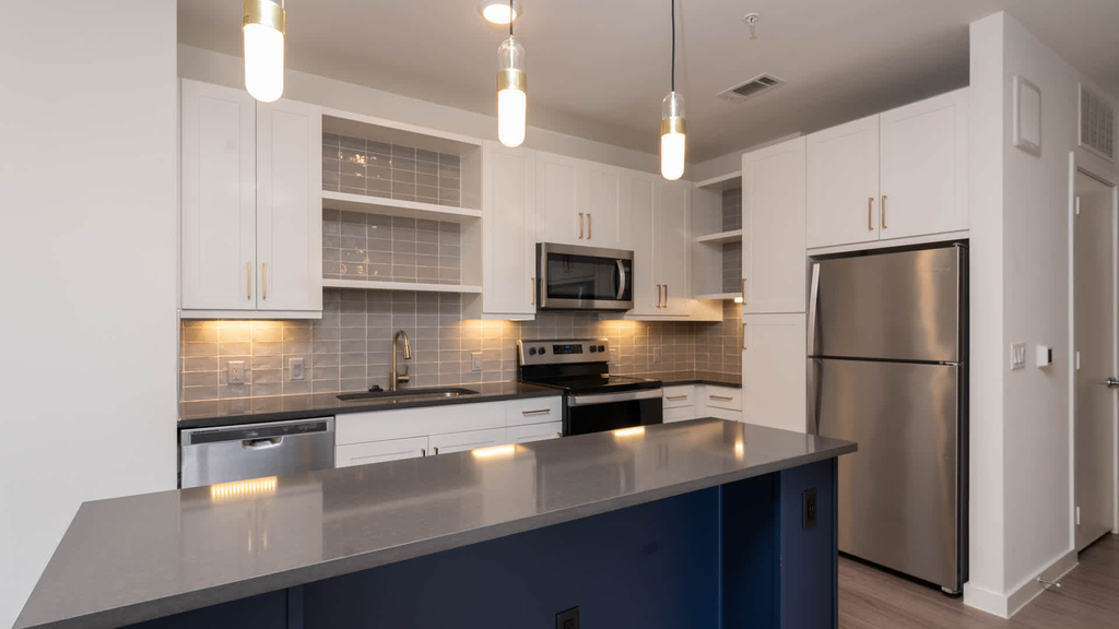 411 W Commerce St - Photo 60