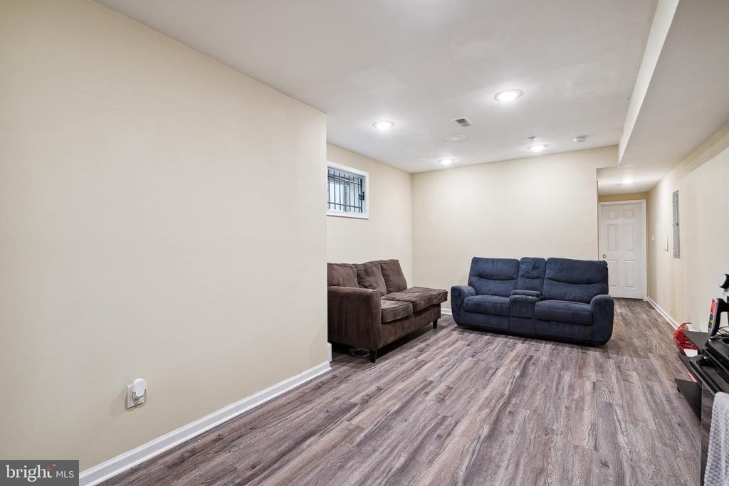 1611 N 17th Street - Photo 2