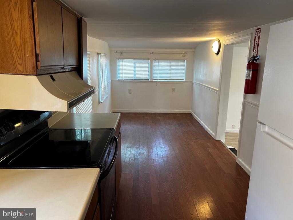 484 Harrison Avenue - Photo 9