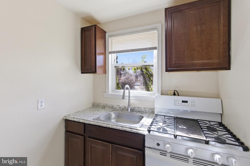 101 Wayne Place Se - Photo 4