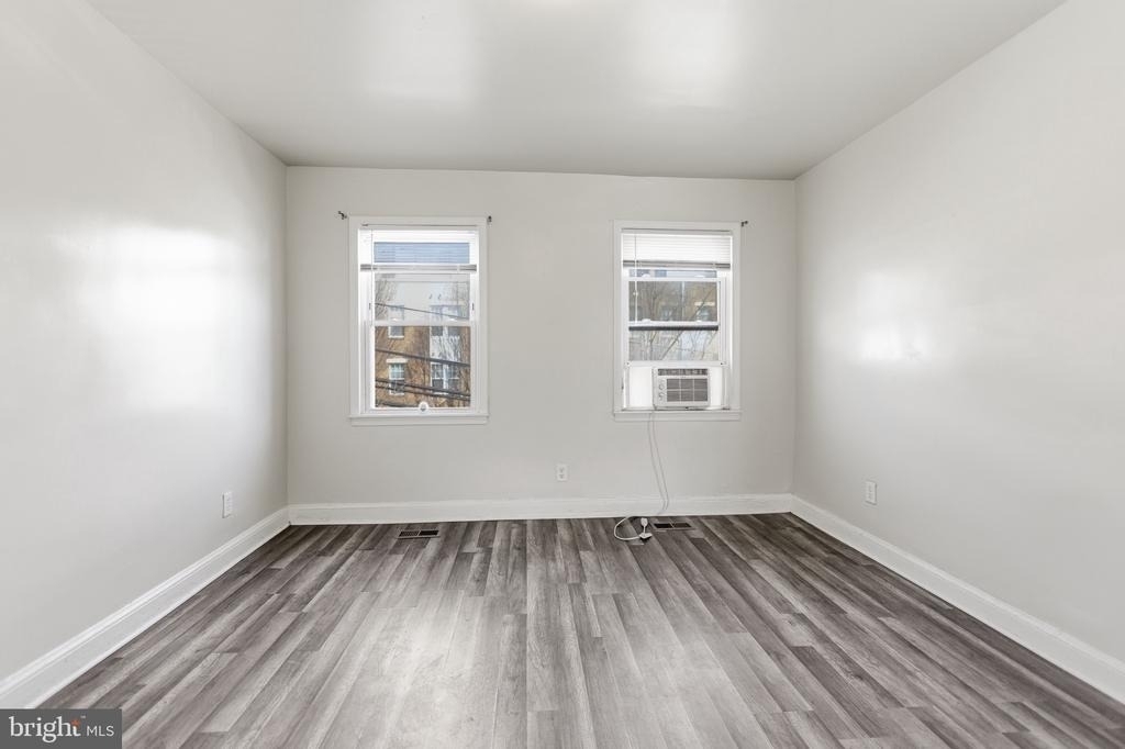101 Wayne Place Se - Photo 2