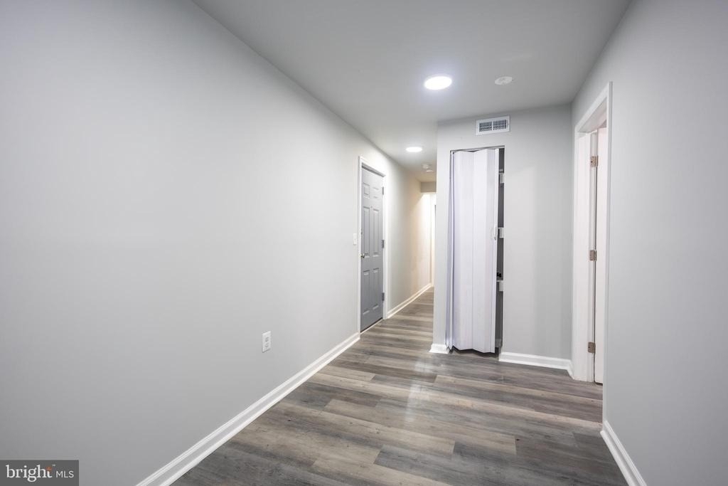 1302 Morris Road Se - Photo 2