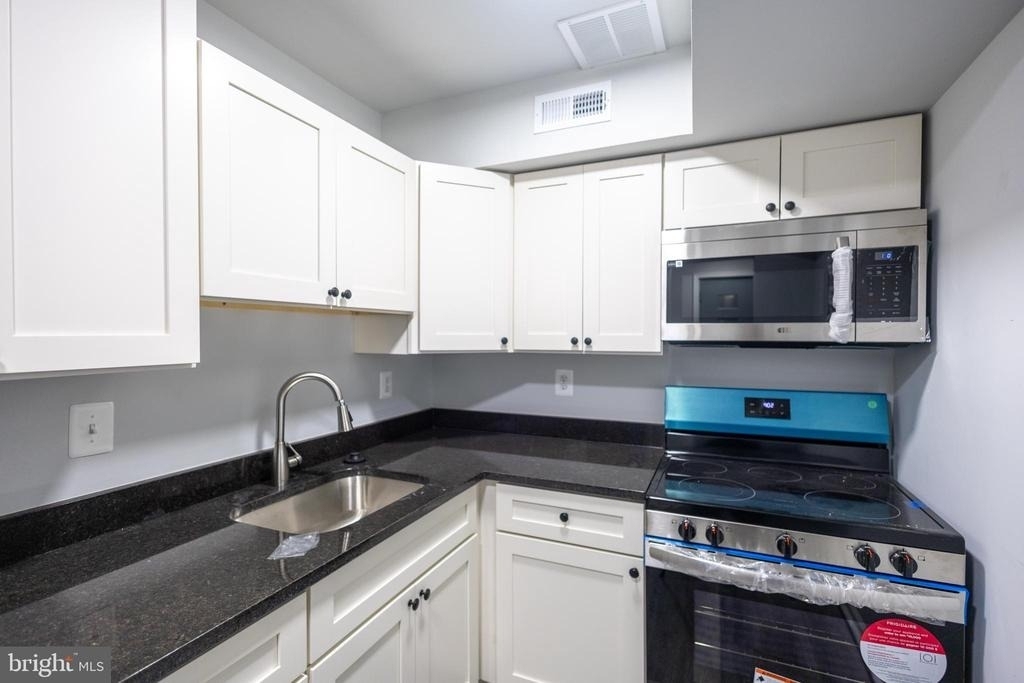 1302 Morris Road Se - Photo 9