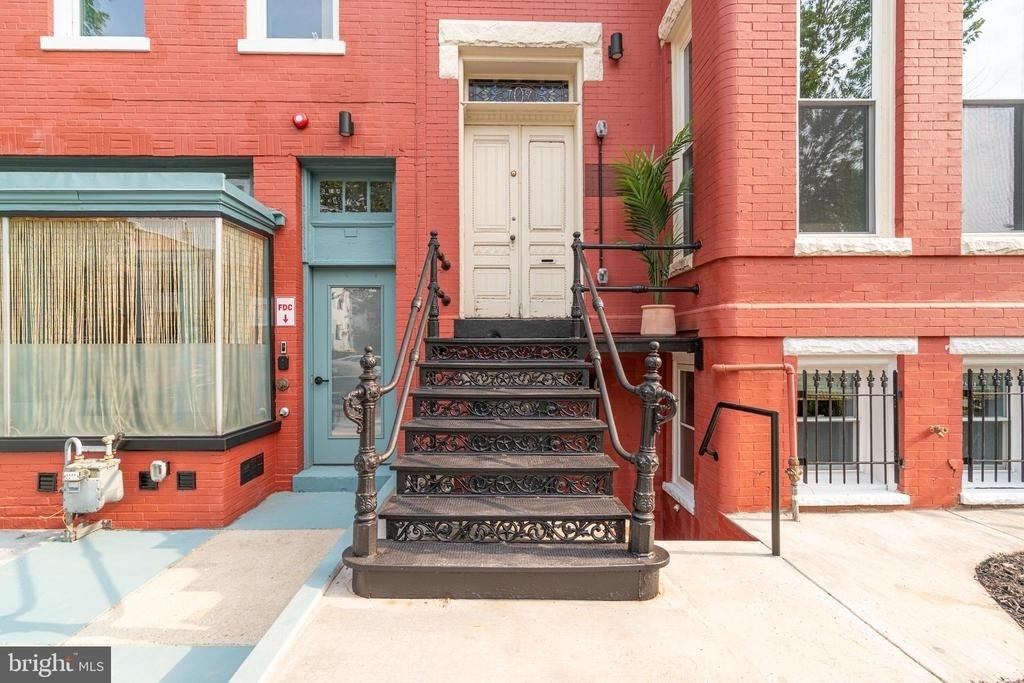 711 G Street Se - Photo 0