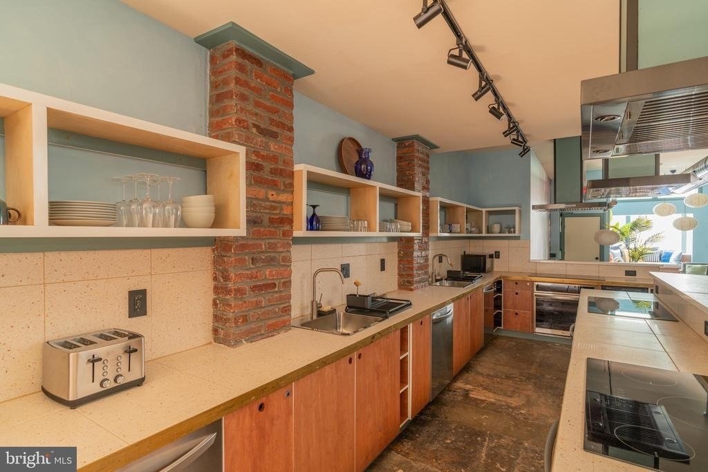 711 G Street Se - Photo 24