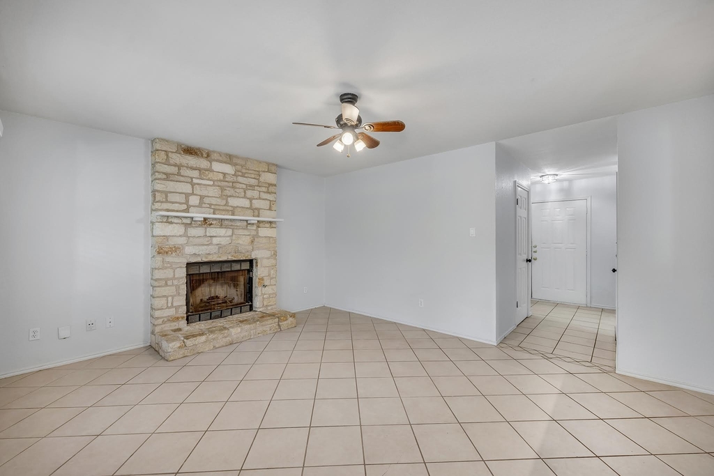 8102 Tuscarora Trl - Photo 8